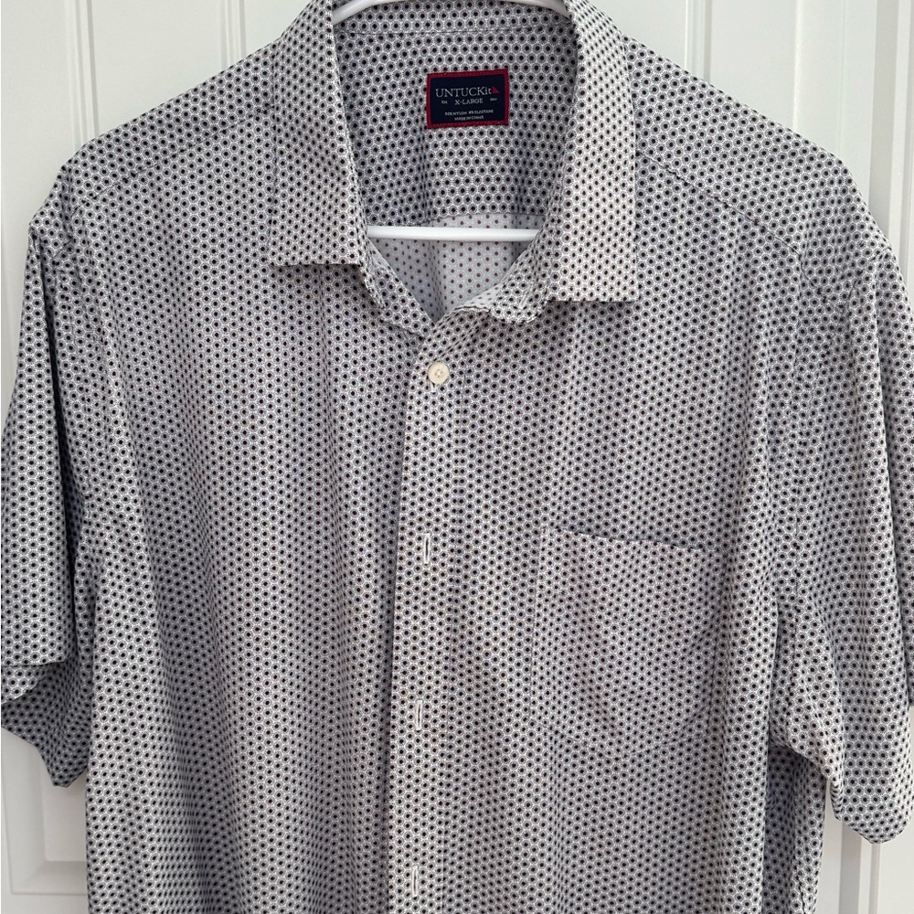 UNTUCKit Men's Red and White Patterned Shirt